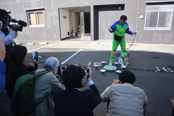 デモンストレーション